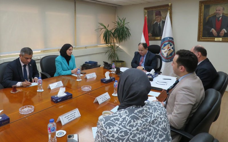 وزير المالية بمصر يلتقي سفيرة البحرين في القاهرة