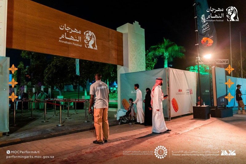 فنون أدائية وتفعيلات ثقافية منوعة تجذب زوار "مهرجان النّهام"