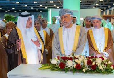 نائب رئيس الوزراء لشؤون الدفاع العماني يشيد بالتطورات التي تشهدها العلاقات البحرينية العمانية في كافة المجالات