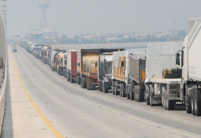 "منصة" لتسهيل عبور الشاحنات بجسر الملك فهد