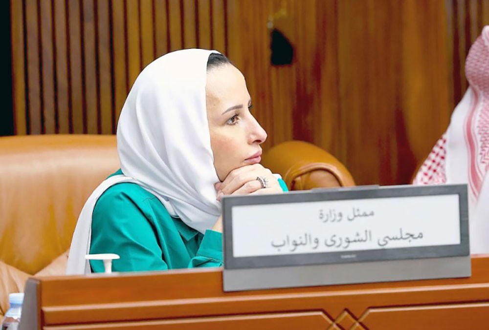المنسق العام لشؤون مجلسي الشورى والنواب دينا الفايز 