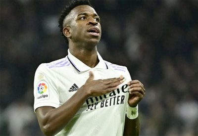 فينيسيوس جونيور.. "مدريدي" حتى عام 2027
