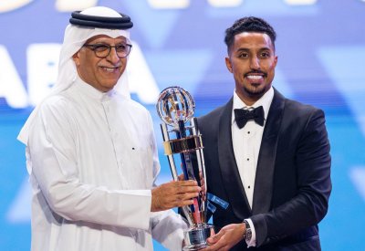 الدوسري أفضل لاعب وشوانغ أفضل لاعبة في حفل جوائز الإتحاد الآسيوي