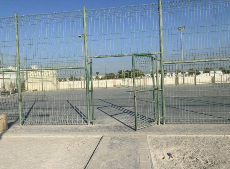 تطوير شامل لملعب حديقة سافرة