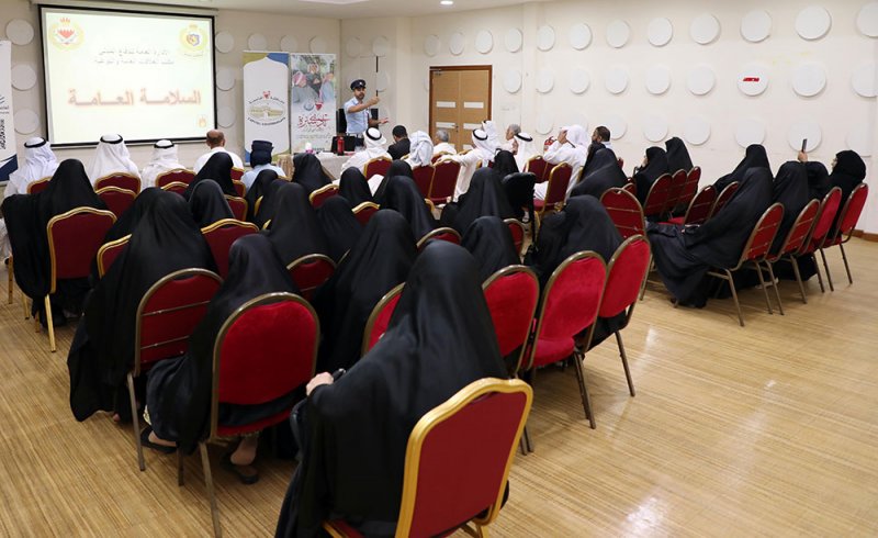 محافظة العاصمة تنظم محاضرة توعوية حول السلامة في فصل الشتاء بالتعاون مع الدفاع المدني