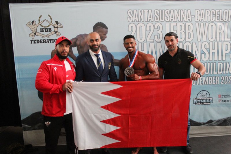 البطل البحريني خالد السعيدي وصيف بطولة العالم في مسابقة الفيزيك للرجال