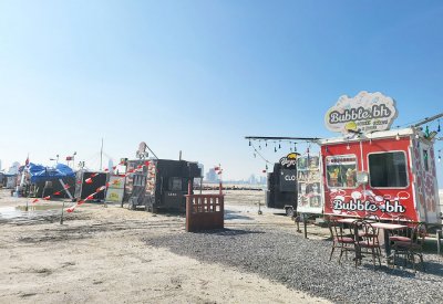20 عربة “فود تراك” في “ساية البسيتين” تواجه خطر الإزالة