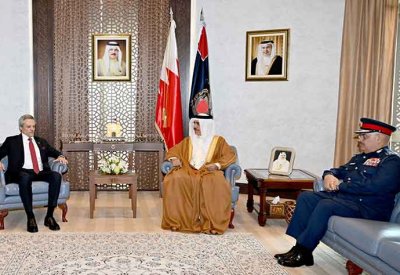  وزير الداخلية يبحث مع السفير الروسي برامج التعاون الأمني بين البلدين