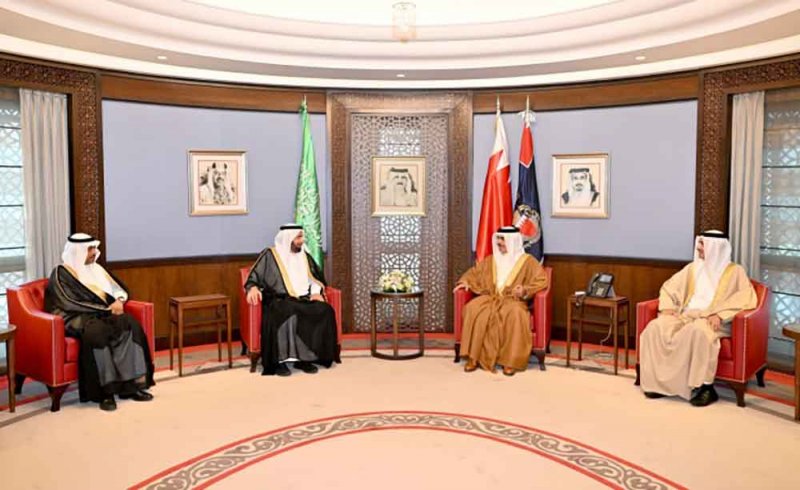 وزير الداخلية يلتقي وزير الحج والعمرة السعودي ويشيد بدور المملكة في توفير سبل راحة الحجاج‎