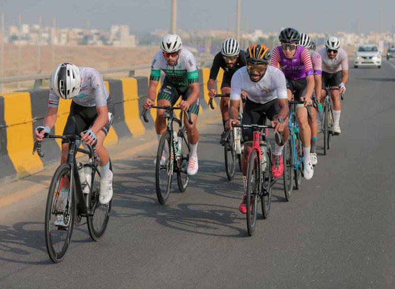 بالصور: عبدالله علي بطلا للمرحلة الثالثة لطواف ناصر بن حمد للهواة للدراجات الهوائية