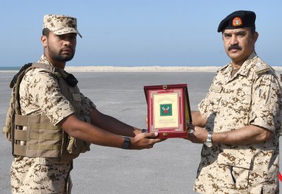 تخريج إحدى الدورات العسكرية المتخصصة للضباط بحضور مساعد رئيس هيئة الأركان للعمليات