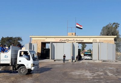 فتح معبر رفح لمرور الأجانب وتحرك قافلة جرحى من غزة