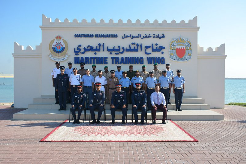 قائد خفر السواحل يفتتح دورة قادة الزوارق السابعة عشر