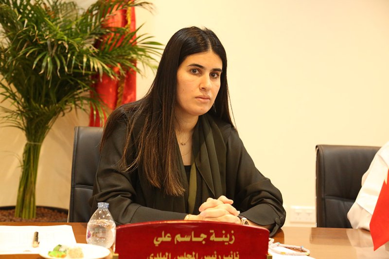 الاعتماد على الطاقة الشمسية في إنارة الحدائق والمرافق العامة