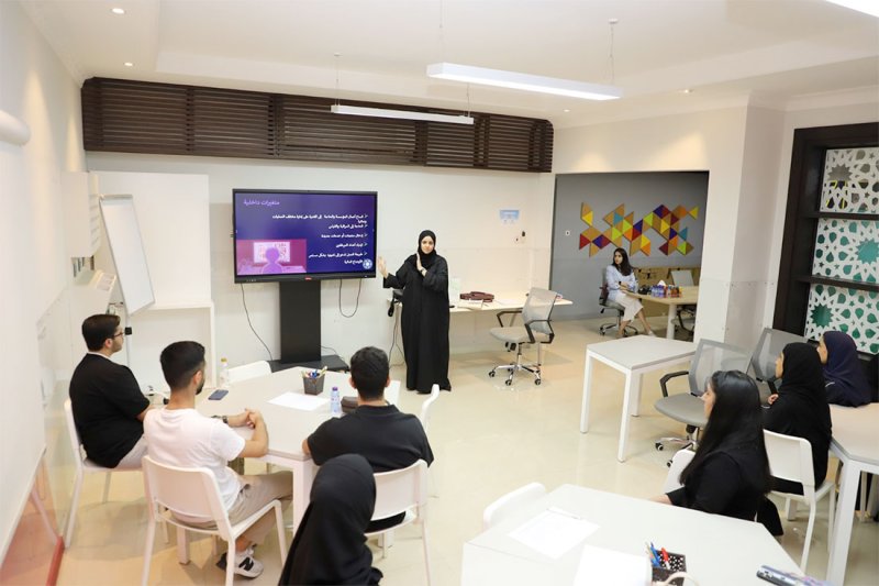 المحافظة الجنوبية ومؤسسة المبرة الخليفية تقيمان ورشة عمل "التخطيط الاستراتيجي" للطلبة الأعضاء بالمبرة