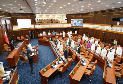 لجان تحقيق في عقود التوظيف بالحكومة وبحرنة الوظائف بالقطاعين