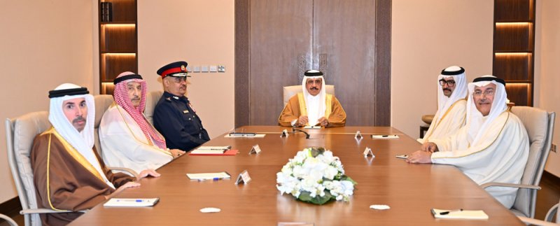 وزير الداخلية يجتمع بالمحافظين ويشيد بدور المحافظات في ترسيخ نهج التواصل مع المواطنين