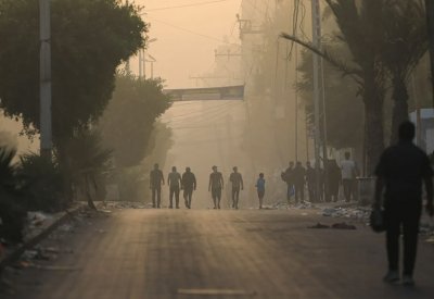 قتال عنيف في شوارع مدينة غزة.. وحماس تناور بـ"كمين الأنفاق"