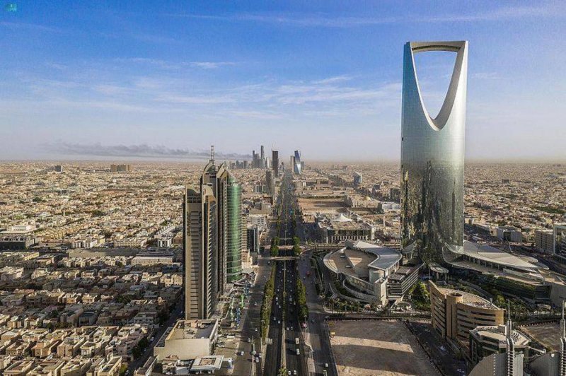 "البلاد" تغطي قمم الرياض الثلاث بمحتوى مميز