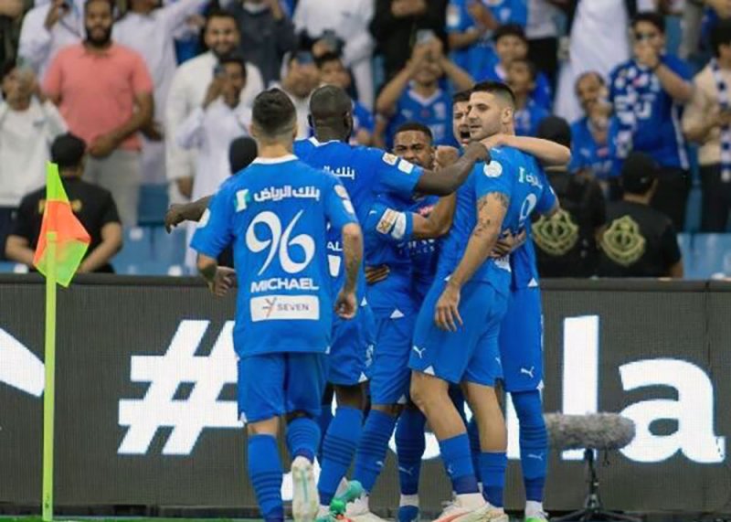 ميتروفيتش وكنو يخطفان انتصارا مثيرا للهلال أمام التعاون