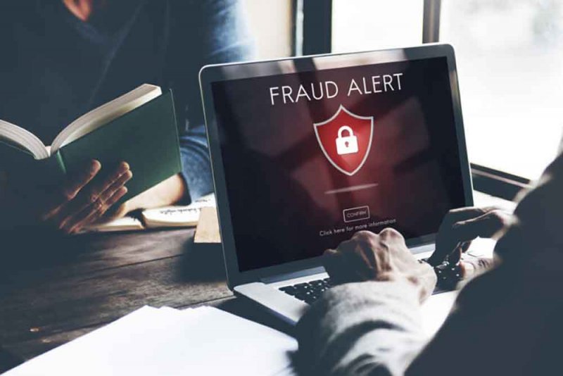 صيدلانية ومحام وموظفون يقعون ضحية لعصابة احتيالية