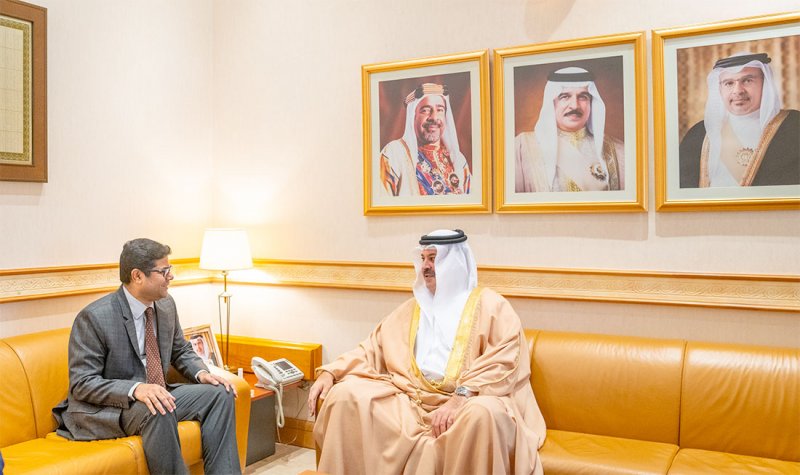 رئيس ديوان ولي العهد يستقبل سفير جمهورية الهند لدى مملكة البحرين