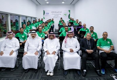 علي بن محمد يفتتح دورة الإحصاء والمعلومات للكرة الطائرة