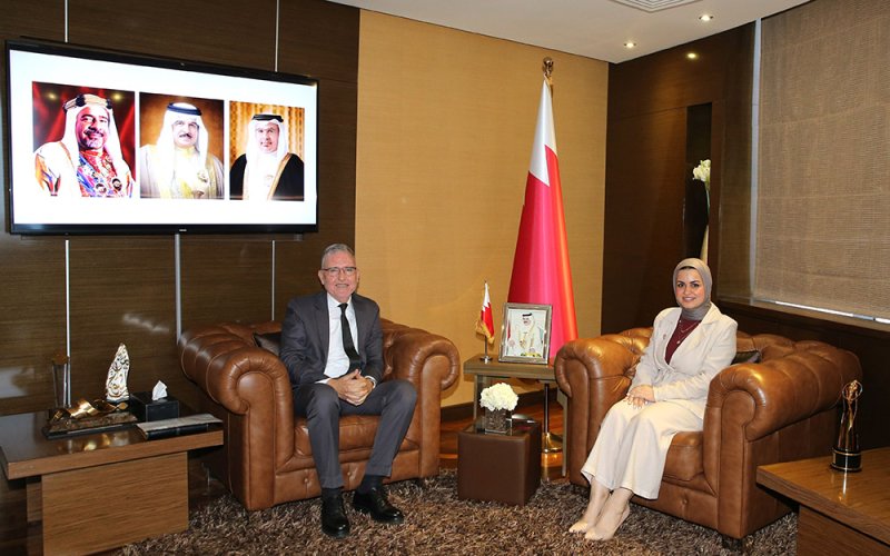وزيرة شؤون الشباب تستقبل سفير المملكة المغربية لدى مملكة البحرين