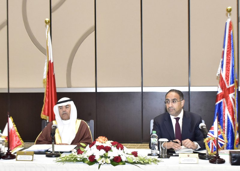 وزير شؤون الدفاع يترأس الجانب البحريني في أعمال اجتماع اللجنة البحرينية البريطانية العسكرية المشتركة