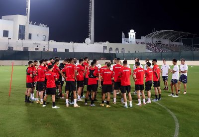 "الأحمر" يغادر إلى أبها لملاقاة اليمن في التصفيات المزدوجة