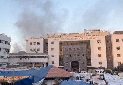 مسؤول إسرائيلي يقدم رواية جديدة عن هدف اقتحام مستشفى الشفاء