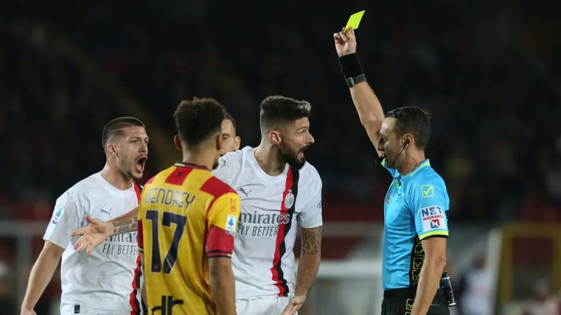 رابطة الدوري الإيطالي توقف جيرو