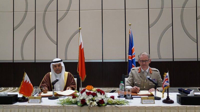 وزير شؤون الدفاع يترأس الجانب البحريني في ختام أعمال اجتماع اللجنة البحرينية البريطانية العسكرية المشتركة‎