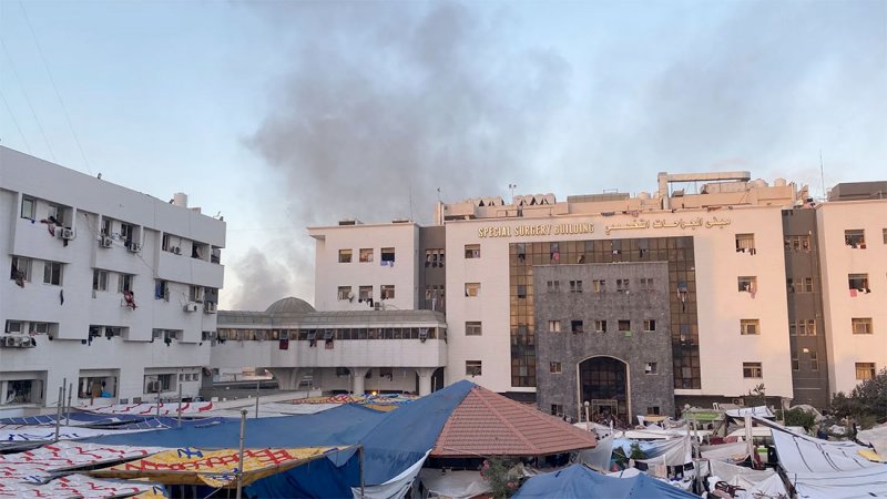 مسؤول إسرائيلي يقدم رواية جديدة عن هدف اقتحام مستشفى الشفاء