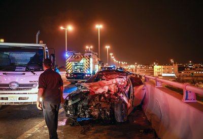 بالصور: وفاة شاب بحريني "23 عام" وإصابة آخر بحادث مروري بليغ على شارع الشيخ جابر الأحمد