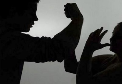أدى حركات غريبة.. حبس عامل لإتلافه ممتلكات مطعم وإلزامه بسداد قيمتها