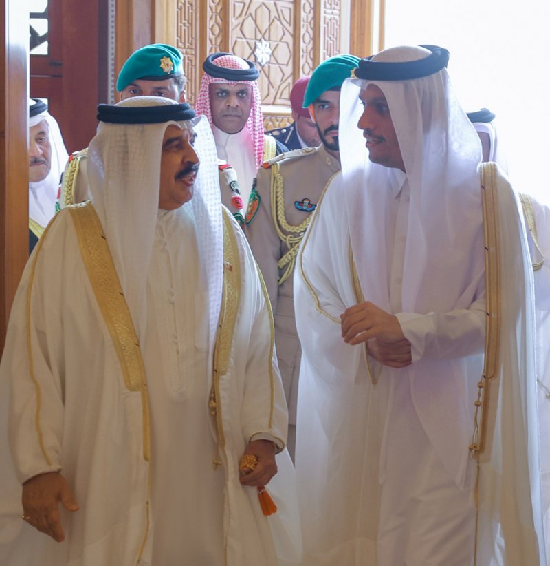 جلالة الملك المعظم يستقبل رئيس مجلس الوزراء وزير الخارجية بدولة قطر