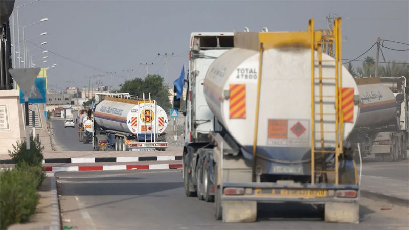 إسرائيل تسمح بدخول شاحنتي وقود يوميا إلى غزة