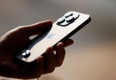 "أبل" تعمل على تسهيل المراسلات بين "آيفون" والهواتف الأخرى