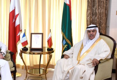 سعادة وزير شؤون الدفاع يستقبل نائب مدير العلاقات الدولية والاستراتيجية للقوات المسلحة بجمهورية فرنسا الصديقة