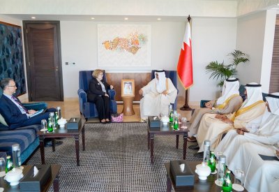 سعادة وزير الخارجية يجتمع مع مساعدة وزير الخارجية الأمريكي لشؤون الشرق الأدنى