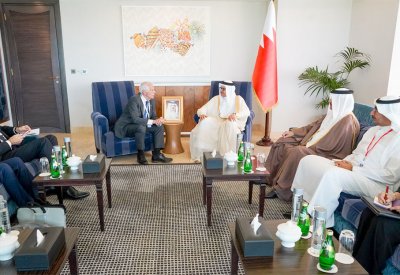 سعادة وزير الخارجية يجتمع مع الممثل السامي للاتحاد الأوروبي للشؤون الخارجية والسياسة الأمنية