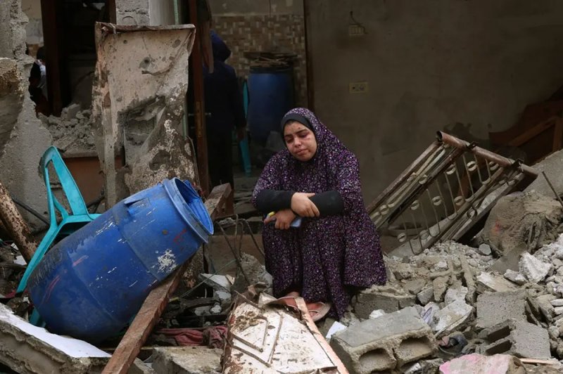 قصف إسرائيلي على جنوب ووسط قطاع غزة.. والجيش للسكان: توجهوا غربا!