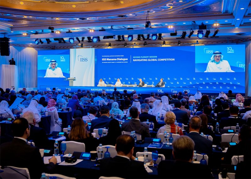 الزياني: البحرين تدعو لـ “قمة سلام” بقيادة أميركا وحضور الأمم المتحدة