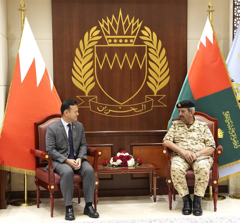 القائد العام يشيد بالعلاقات القائمة مع سنغافورة