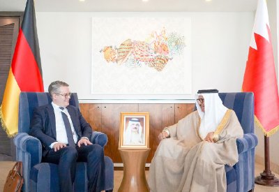 جهود دولية لوقف الحرب وإطلاق سراح الرهائن