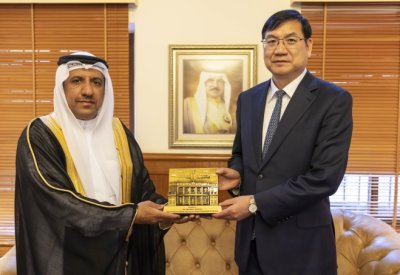 رئيس المحكمة الدستورية يستقبل نائب المدعي العام الصيني