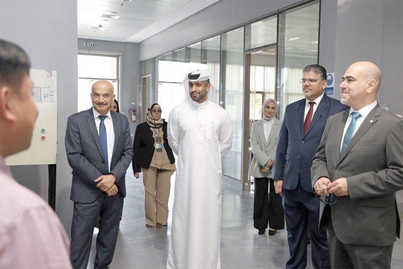 الرئيس التنفيذي لمركز ناصر للتأهيل والتدريب المهني يستقبل رئيس جامعة البحرين