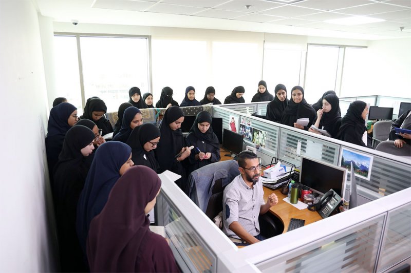 "البلاد" تستقبل وفد طلابي من "الايمان"