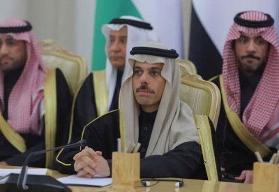 فيصل بن فرحان: يجب إطلاق عملية سلام جادة ووقف النار بغزة